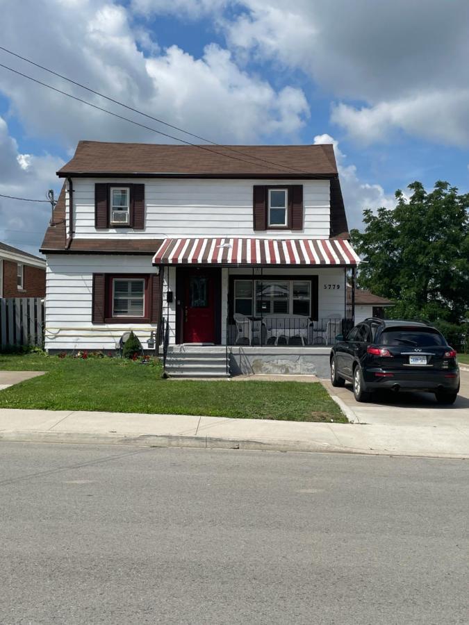 Newly Renovated 2 Bedroom 1 Ba *10 Min Walk To Falls* *
