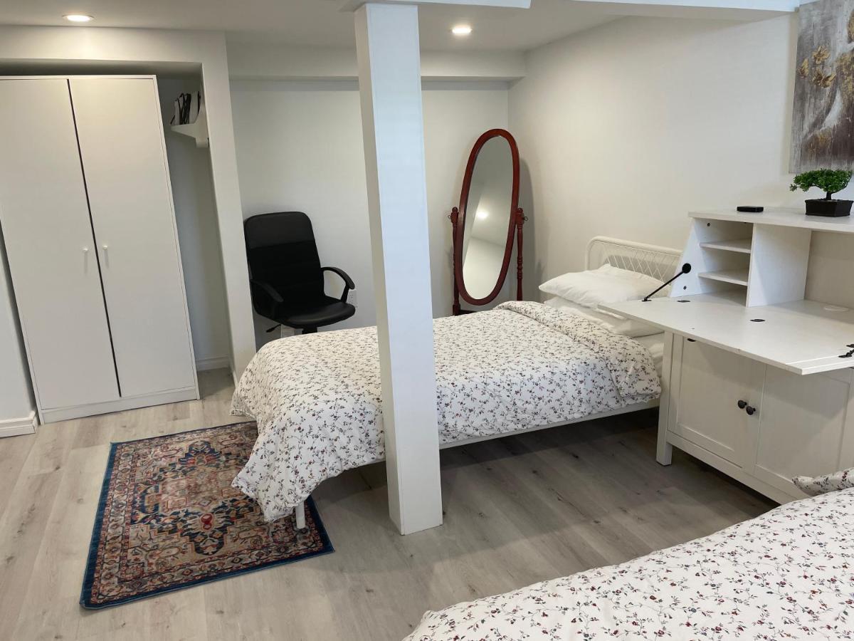 Newly Renovated 2 Bedroom 1 Ba *10 Min Walk To Falls* * Niagara Falls