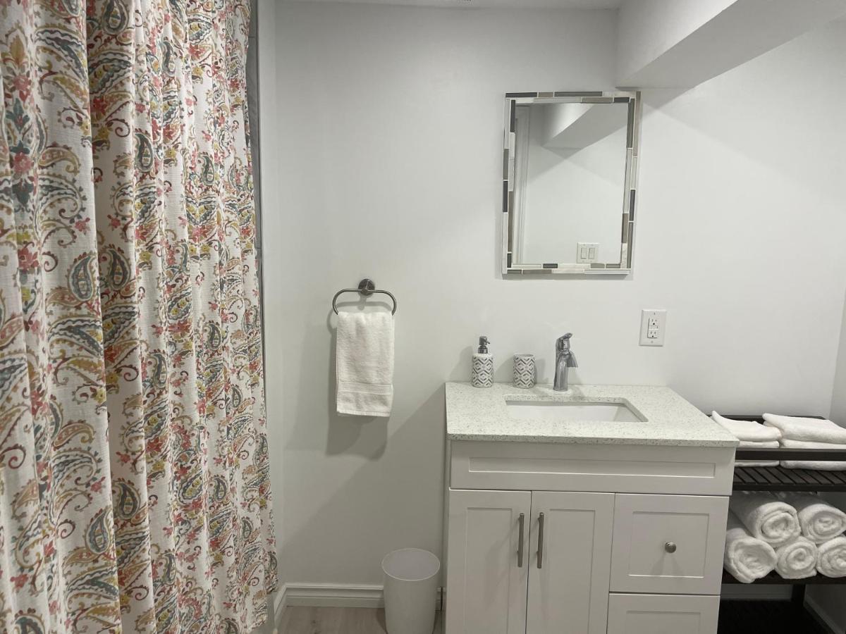 Newly Renovated 2 Bedroom 1 Ba *10 Min Walk To Falls*