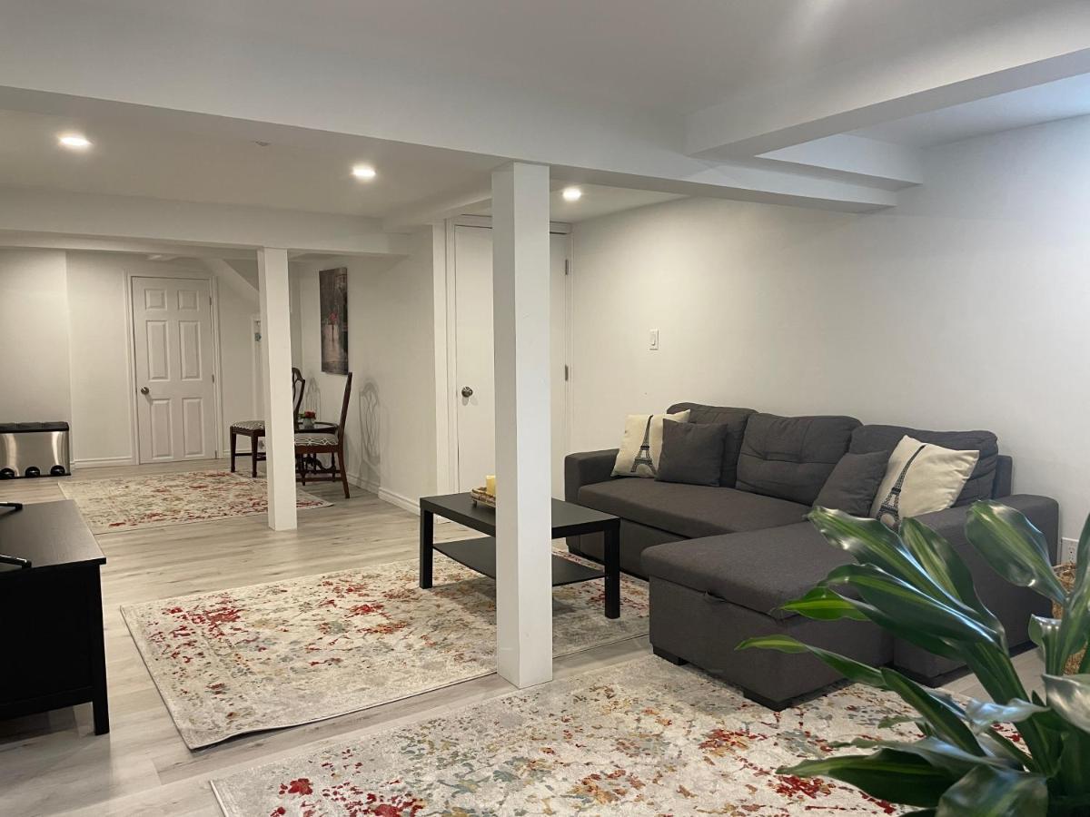 Newly Renovated 2 Bedroom 1 Ba *10 Min Walk To Falls* Apartment Niagara Falls