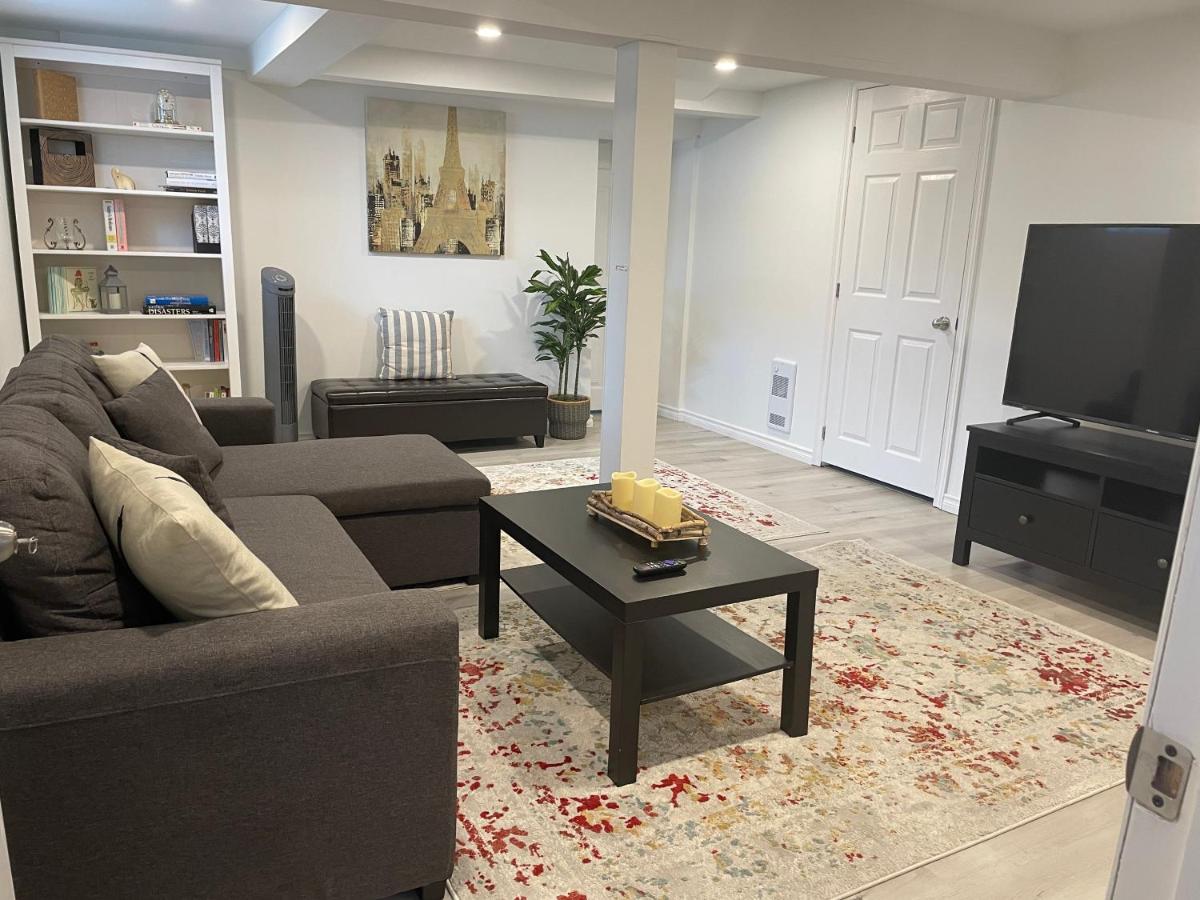 Newly Renovated 2 Bedroom 1 Ba *10 Min Walk To Falls* Apartment Niagara Falls