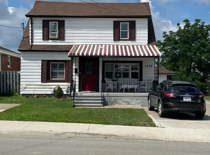 Newly Renovated 2 Bedroom 1 Ba *10 Min Walk To Falls*